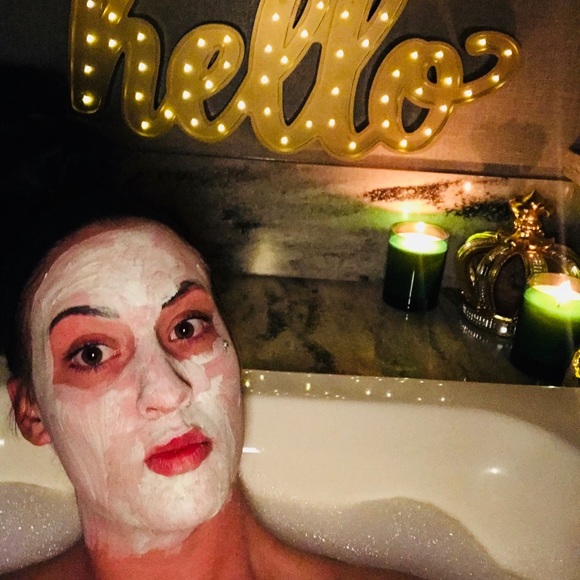 Meet your Posher, Hayley - Picture 1 of 1